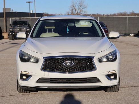 Used 2018 INFINITI Q50 Luxe w/ Essential Package (3.0T Luxe) image 2