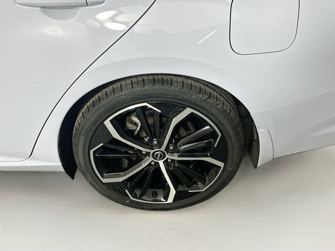 Used 2024 Nissan Altima 2.5 SR FWD image 11