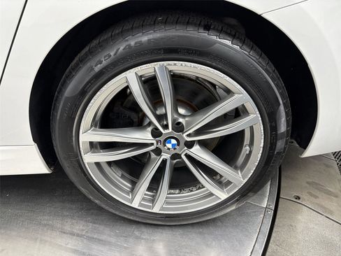 Used 2018 BMW 640i Gran Turismo xDrive AWD/4WD image 27