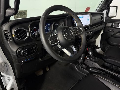 Used 2024 Jeep Wrangler Unlimited Sahara w/ Safety Group AWD/4WD image 13