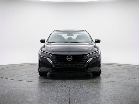 Used 2025 Nissan Sentra SV FWD image 2