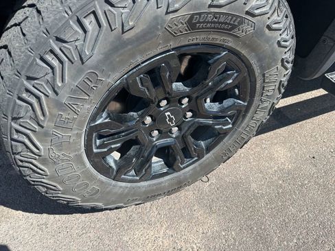 Used 2023 Chevrolet Silverado 1500 ZR2 w/ Technology Package image 2