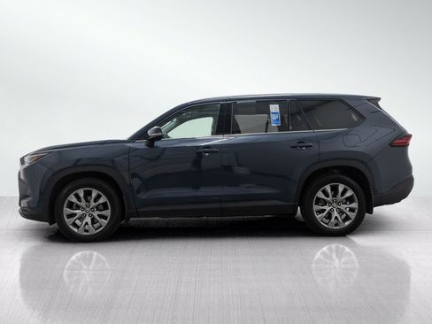 Used 2025 Toyota Grand Highlander AWD image 3