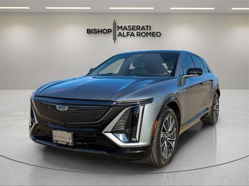 Used 2024 Cadillac Lyriq Sport image 3