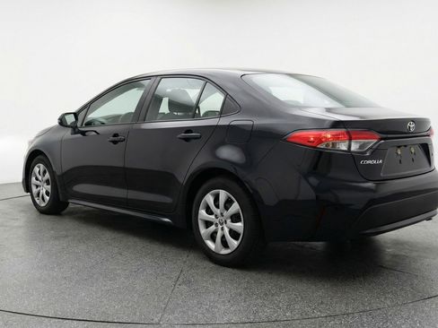 Used 2025 Toyota Corolla LE image 6