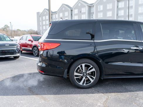 Used 2018 Honda Odyssey Elite image 9
