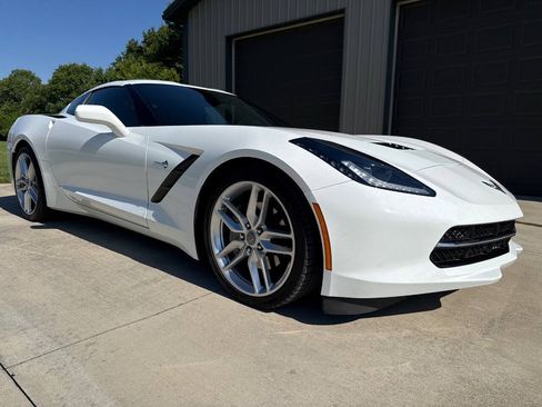 Used 2019 Chevrolet Corvette Stingray Coupe w/ 1LT RWD image 84