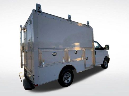 New 2025 GMC Savana 3500 w/ Power Convenience Package RWD image 11