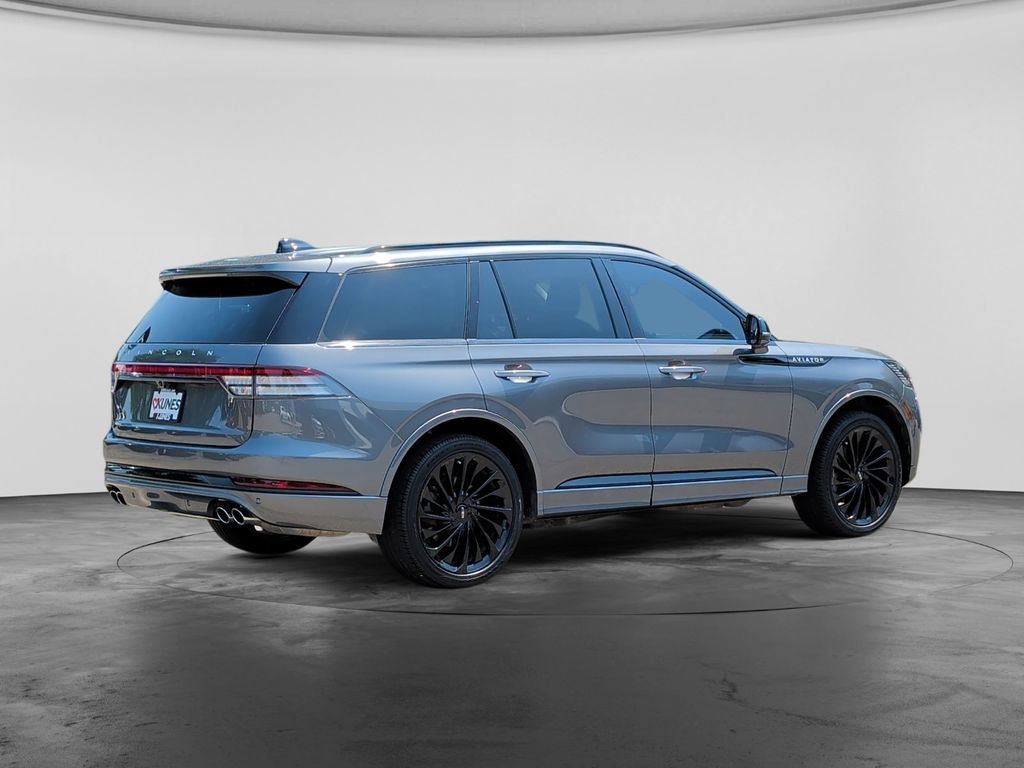 Used 2025 Lincoln Aviator Reserve w/ Jet Appearance Package AWD/4WD image 7