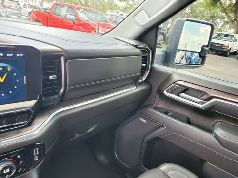 Used 2025 Chevrolet Silverado 2500 LTZ w/ LTZ Premium Package AWD/4WD image 26