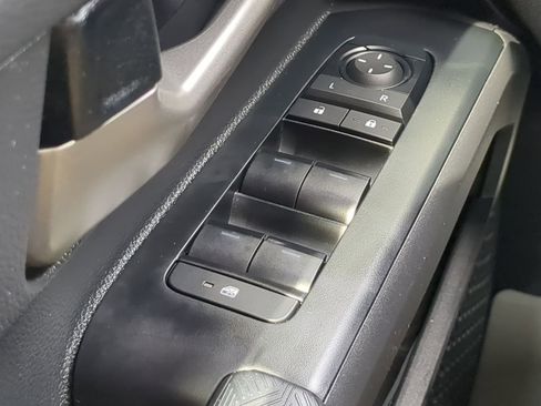 Used 2025 Toyota Tacoma Limited image 23