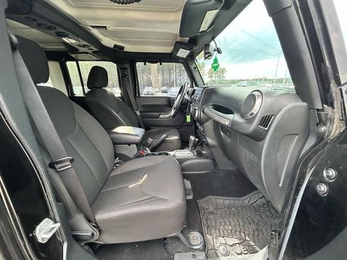 Used 2016 Jeep Wrangler Unlimited Willys image 11