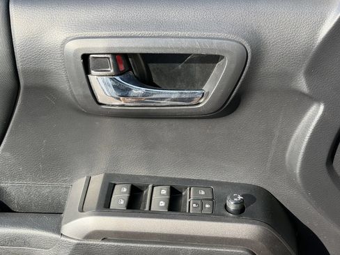 Used 2023 Toyota Tacoma TRD Sport AWD/4WD image 23