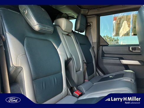 Used 2023 Ford Bronco Outer Banks w/ Sasquatch Package AWD/4WD image 18