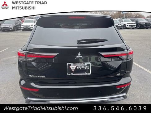 New 2026 Mitsubishi Outlander SE FWD image 10