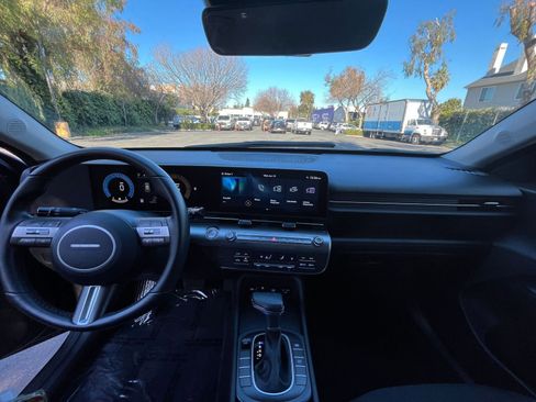 Used 2025 Hyundai Kona SEL image 33