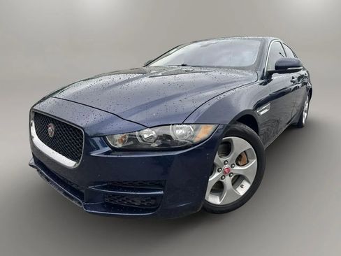 Used 2017 Jaguar XE RWD image 1