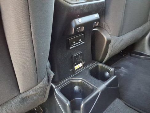 Used 2020 Jeep Wrangler Unlimited Sahara w/ Cold Weather Group AWD/4WD image 20