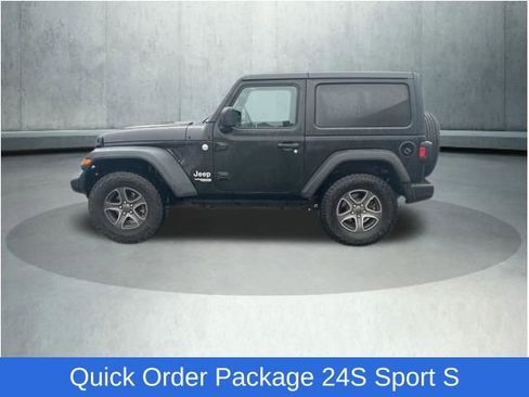 Used 2018 Jeep Wrangler Sport image 2