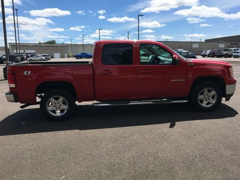 Used 2013 GMC Sierra 1500 SLT w/ All-Terrain Package AWD/4WD image 7