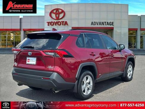 Used 2021 Toyota RAV4 LE AWD/4WD image 5