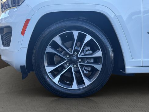 Used 2022 Jeep Grand Cherokee L Overland image 22