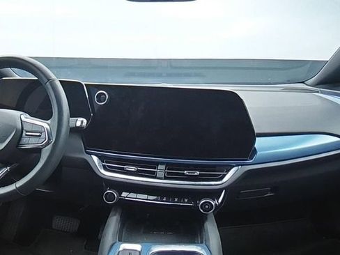 Used 2025 Chevrolet Equinox EV LT w/ Convenience Package FWD image 18
