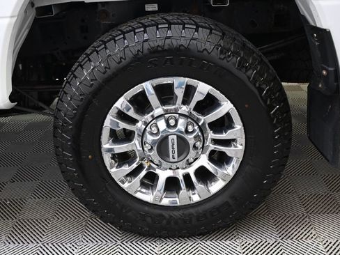 Used 2020 Ford F250 Lariat w/ Lariat Ultimate Package image 16