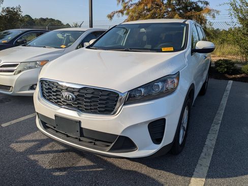 Used 2019 Kia Sorento AWD image 4