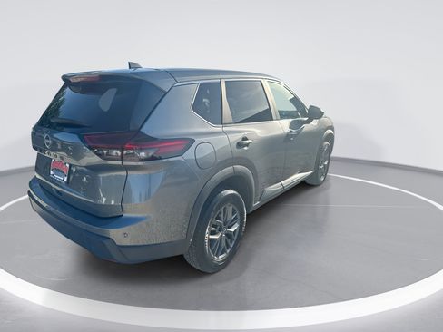 Used 2024 Nissan Rogue S FWD image 4