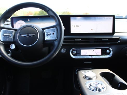 Used 2023 Genesis GV60 Advanced AWD/4WD image 22