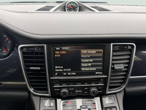 Used 2016 Porsche Panamera 4 Edition image 16
