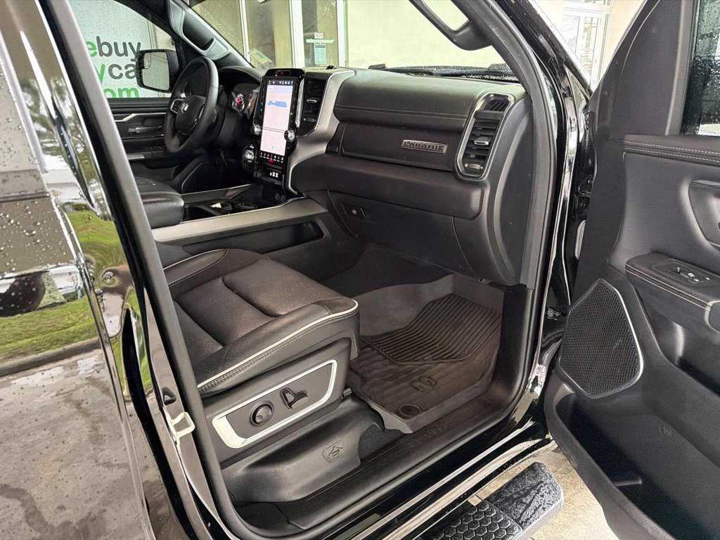 Used 2025 RAM 1500 Laramie w/ Sport Appearance Package AWD/4WD image 31