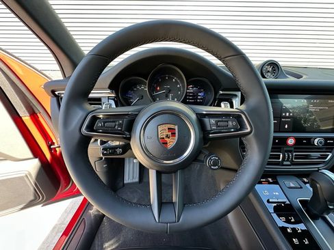 Used 2026 Porsche Macan AWD/4WD image 15