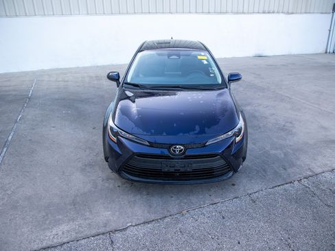 Certified 2025 Toyota Corolla LE image 4