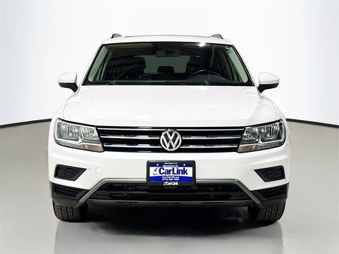 Used 2019 Volkswagen Tiguan SE w/ Panoramic Sunroof Package image 2