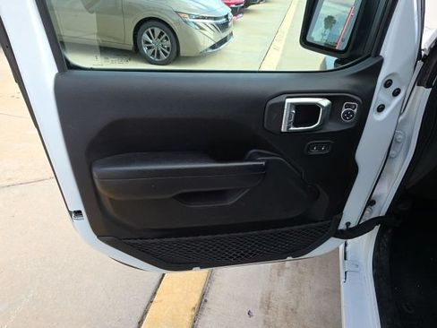 Used 2024 Jeep Wrangler Unlimited Sport AWD/4WD image 12