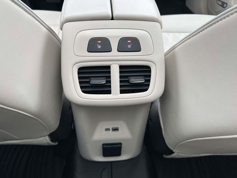 Used 2022 Buick Envision Avenir w/ Technology Package II image 14