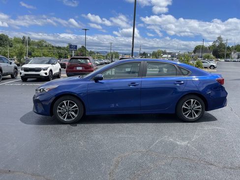Certified 2024 Kia Forte LXS FWD image 3