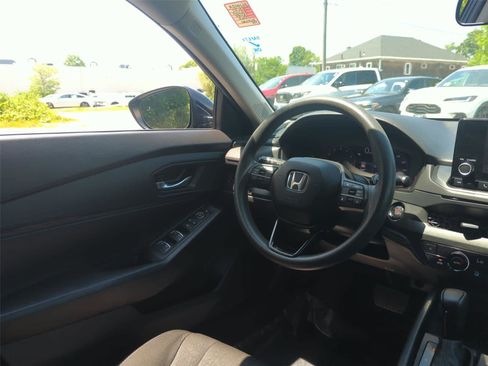 Used 2023 Honda Accord EX image 32