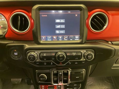 Used 2021 Jeep Wrangler Unlimited Rubicon AWD/4WD image 25