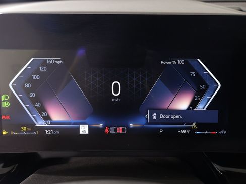 Used 2025 BMW X2 xDrive28i image 4