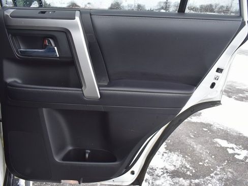 Used 2019 Toyota 4Runner SR5 Premium image 39