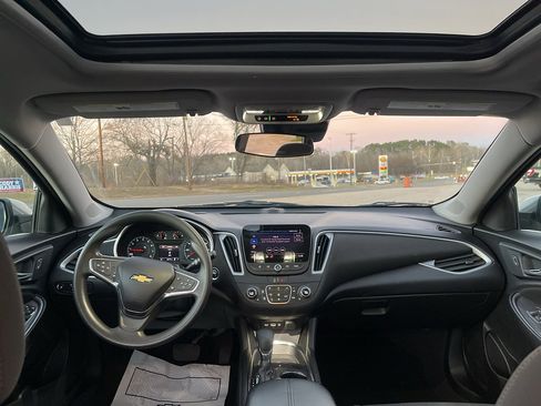 Used 2023 Chevrolet Malibu LT image 15