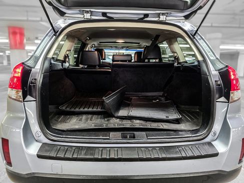 Used 2014 Subaru Outback 2.5i Limited w/ Moonroof Package AWD/4WD image 9