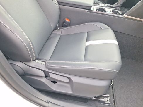 Used 2025 Toyota Camry SE w/ Convenience Package image 33