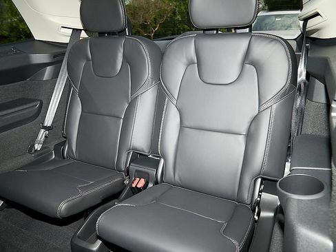 New 2026 Volvo XC90 T8 Ultra w/ Lounge Package AWD/4WD image 21