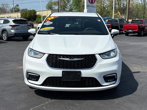 Used 2023 Chrysler Pacifica Touring FWD image 24
