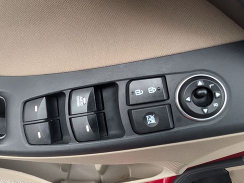 Used 2014 Hyundai Elantra SE w/ Option Group 02 FWD image 14