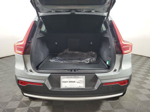 Certified 2025 Volvo XC40 B5 Plus w/ Protection Package Premier AWD/4WD image 9